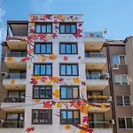 Colorful Studio With Balcony - Free Parking
