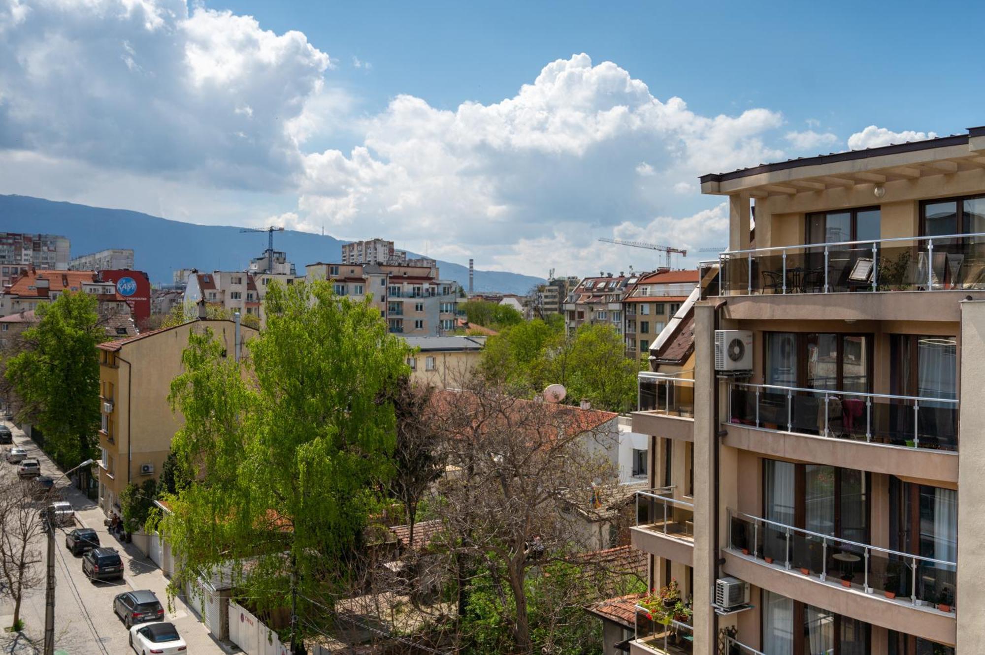 Colorful Studio With Balcony - Free Parking Apartment Sofia
